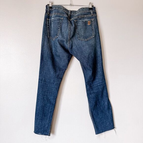 John Eshaya Distressed Skinny Crop Medium Wash Jean Size 6 - Picture 4 of 6